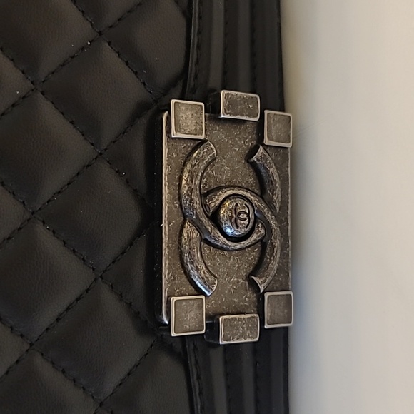 Chanel Boy Bag - Picture 2 of 16